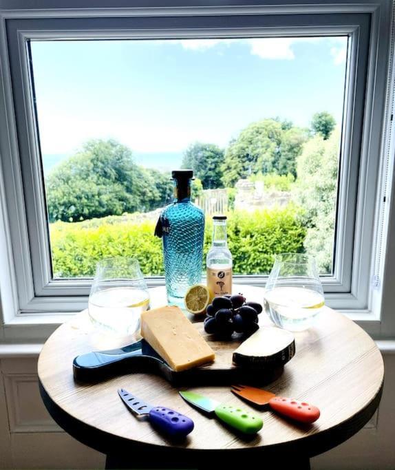 Lottie's Lookout, With Fantastic Sea Views * Ventnor