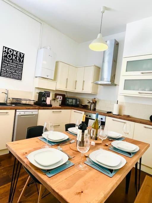Lottie's Lookout, With Fantastic Sea Views Apartment *