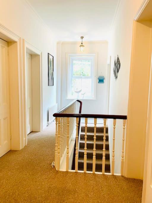 Lottie's Lookout, With Fantastic Sea Views Apartment *