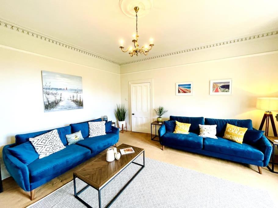 Lottie's Lookout, With Fantastic Sea Views * Ventnor